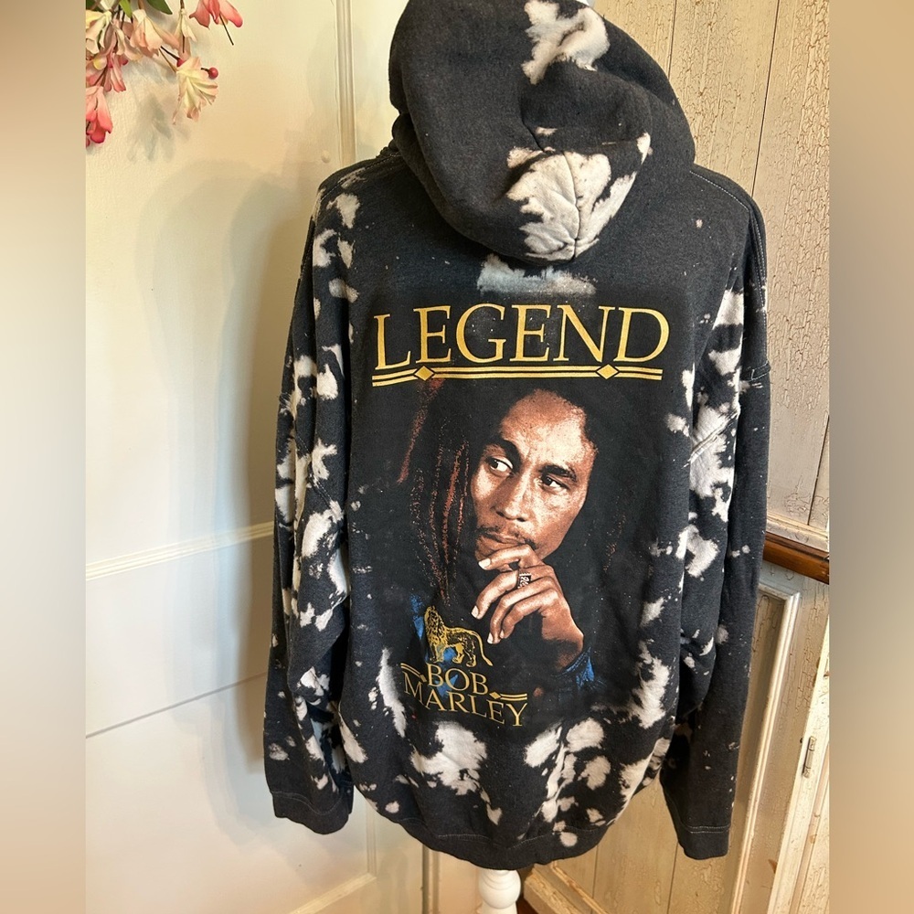 Hard Rock Shop Legendary Bob Marley Design Hoodie